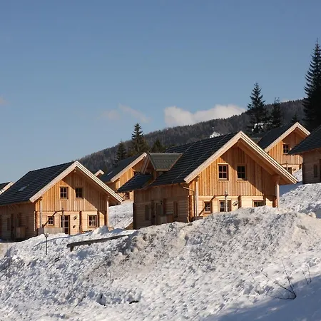 Huttendorf Dachsteinblick - Ski In Ski Out *